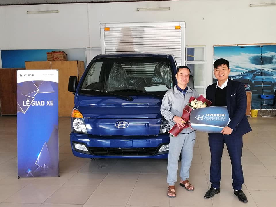 Hyundai Lam Kinh bàn giao xe cho khách hàng